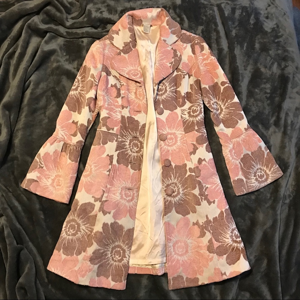 Adorable vintage style coat